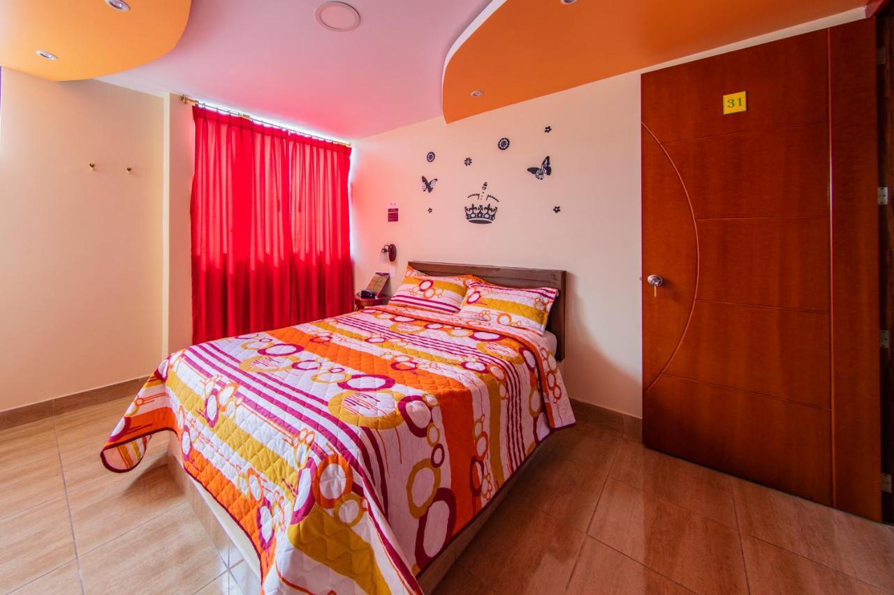 Hostal Oro Orense Кито Экстерьер фото